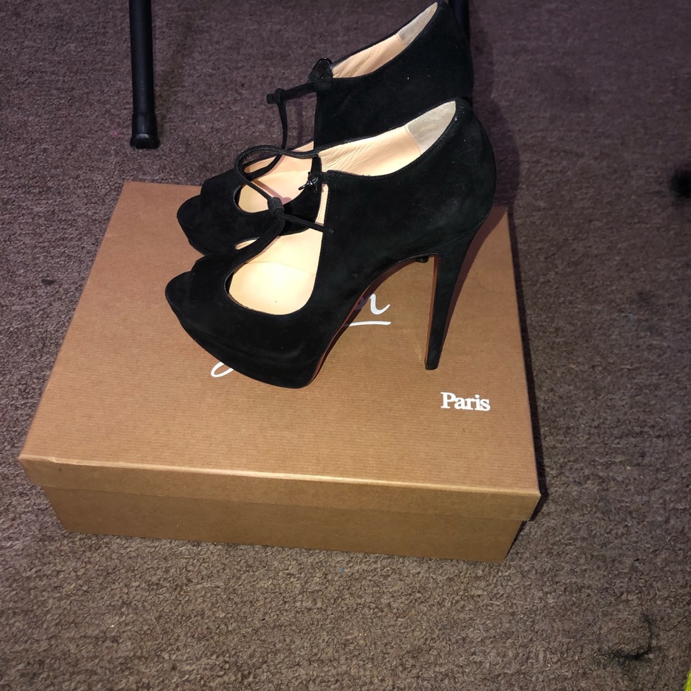 Designer shoes - Picture 1 of 3